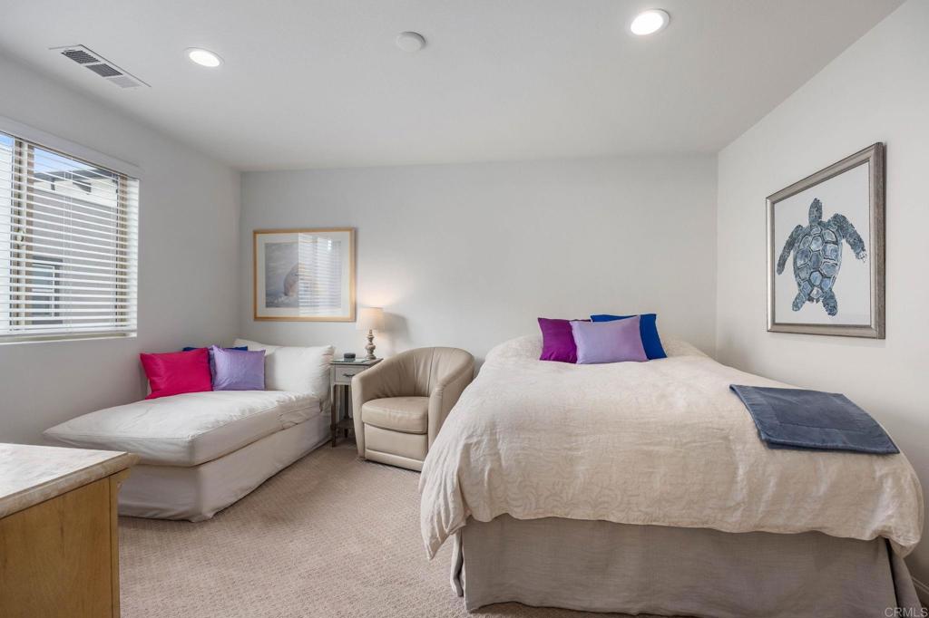 2227 Solara Lane Vista, CA 92081 - Photo 16 of 36