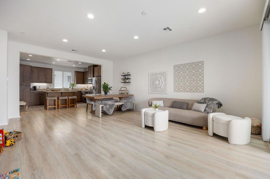 2227 Solara Lane Vista, CA 92081 - Photo 20 of 36