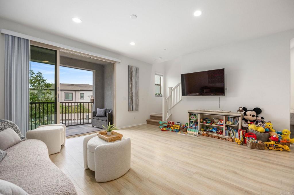 2227 Solara Lane Vista, CA 92081 - Photo 21 of 36