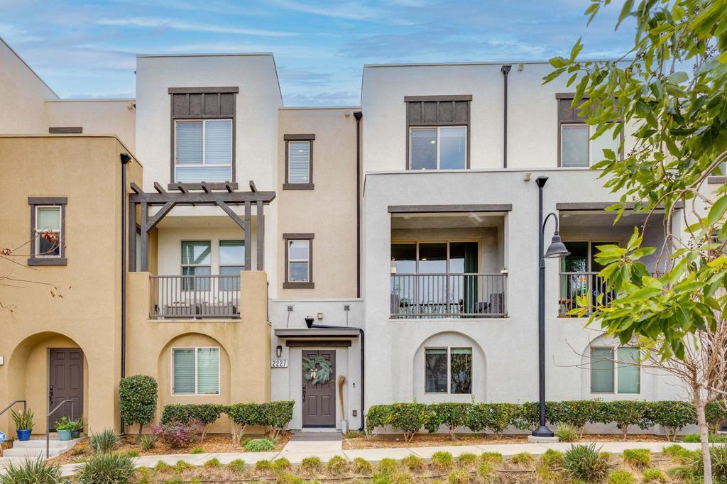 2227 Solara Lane Vista, CA 92081 - Photo 22 of 36