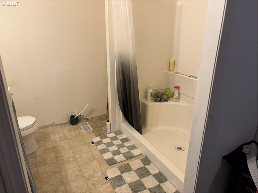503 Old Pioneer Road Sutherlin, OR 97479 - Photo 14 of 48 view of bathroom with a sink and mirror