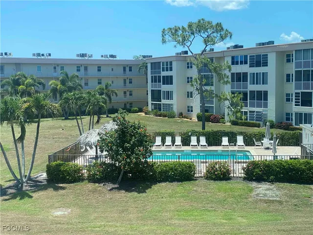 $1,500 | 1624 Pine Valley Drive, Unit 302, Fort Myers, FL 33907