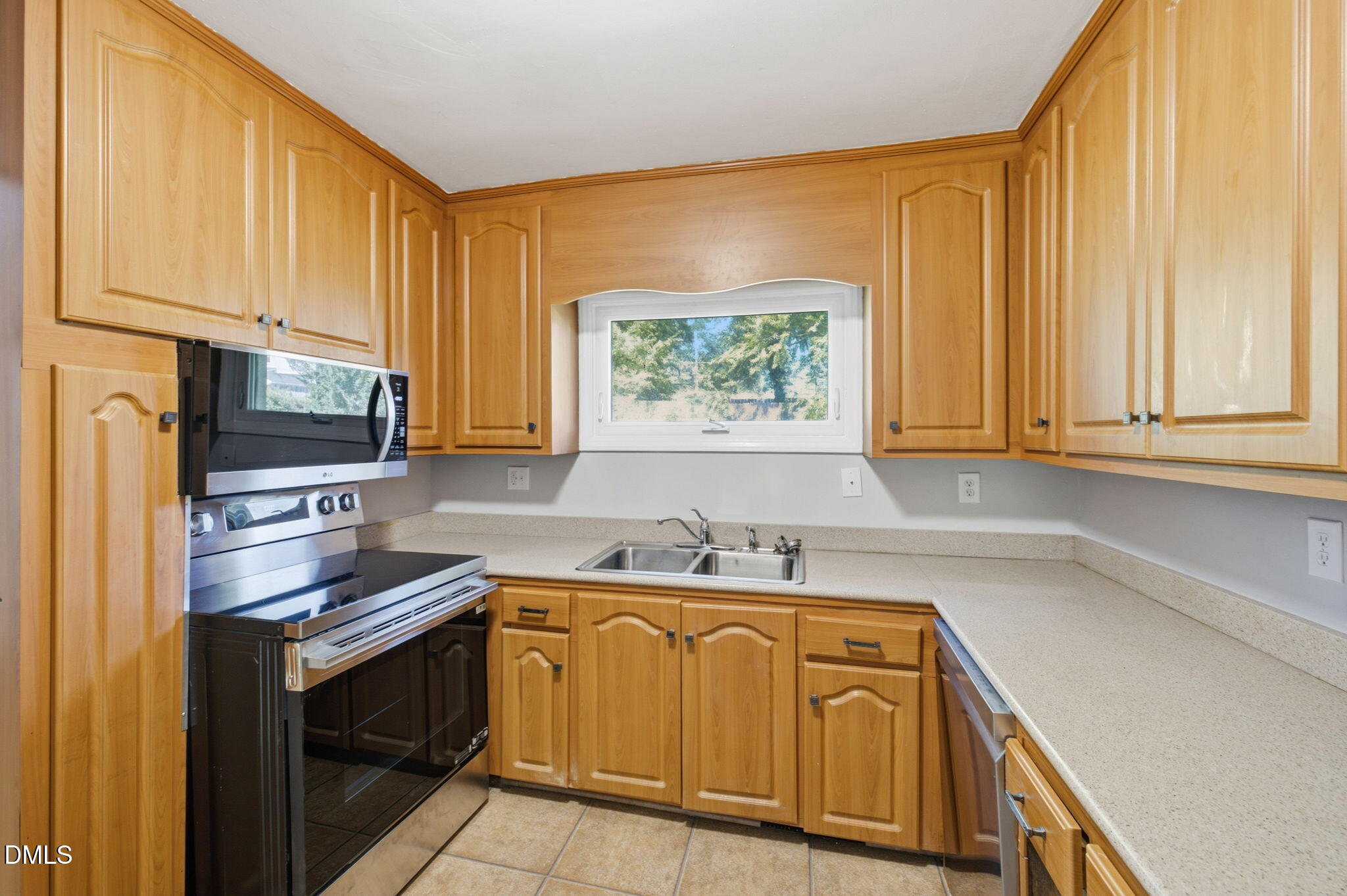 119 Waldrop Street Raleigh, NC 27610 - Photo 10 of 33 10-web-or-mls-DX3A7415