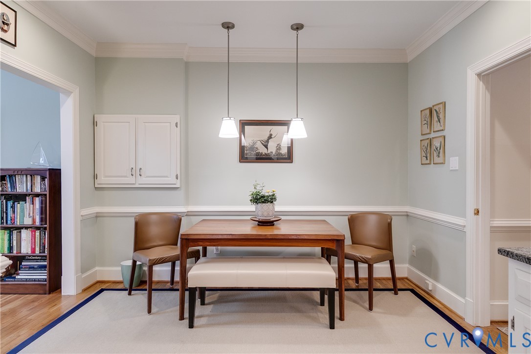 498 St Albans Way Henrico, VA 23229 - Photo 17 of 46 a room with furniture and a book shelf
