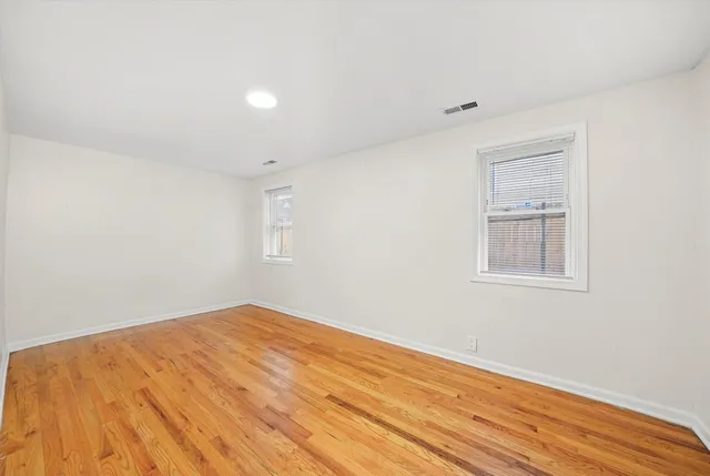 $1,400 | 8026 South Coles Avenue, Unit 1G, Chicago, IL 60617