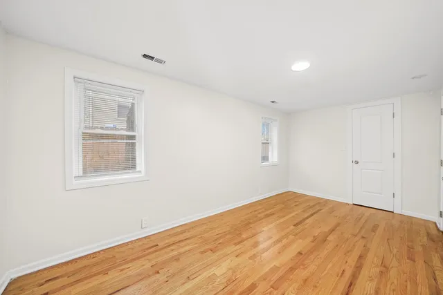 $1,400 | 8026 South Coles Avenue, Unit 1G, Chicago, IL 60617