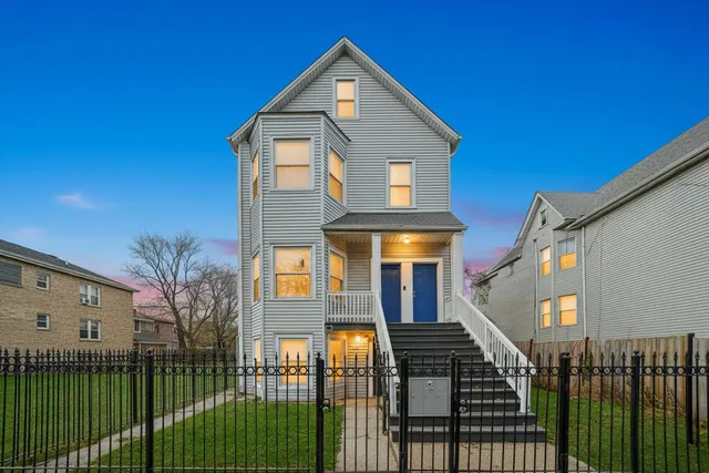 $1,400 | 8026 South Coles Avenue, Unit 1G, Chicago, IL 60617