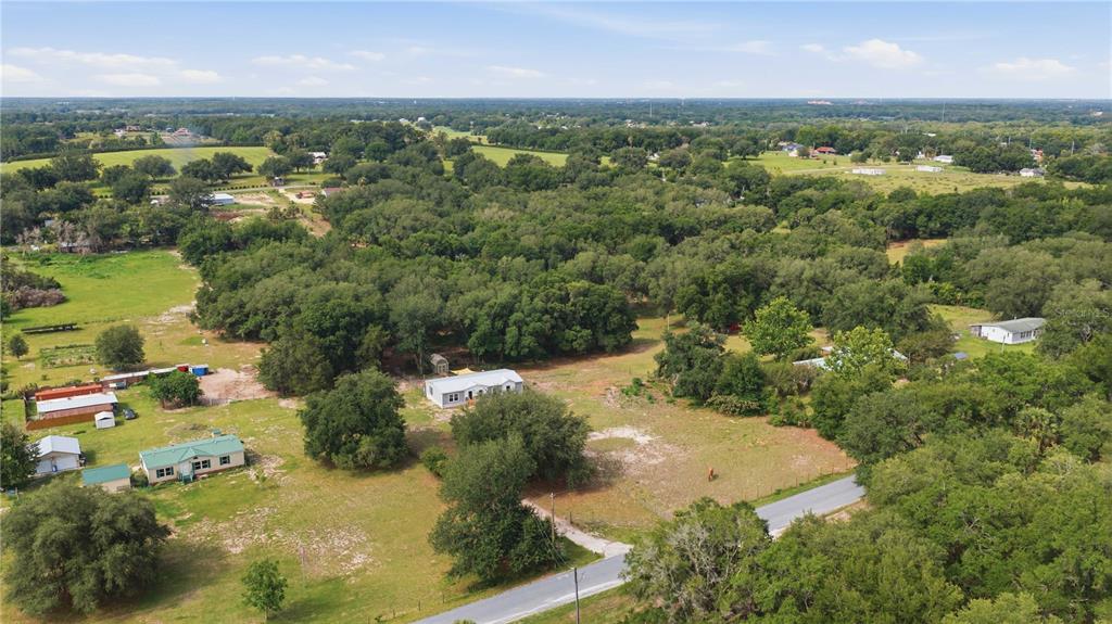 14450 Southeast Sunset Harbor Road Weirsdale, FL 32195 - Photo 34 of 37