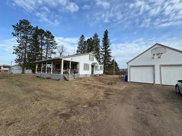 $219,000 | 5565 County Road 12, Moose Lake, MN 55767