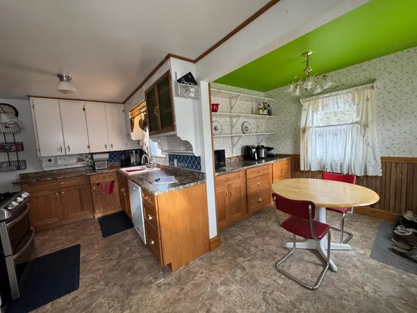 $219,000 | 5565 County Road 12, Moose Lake, MN 55767