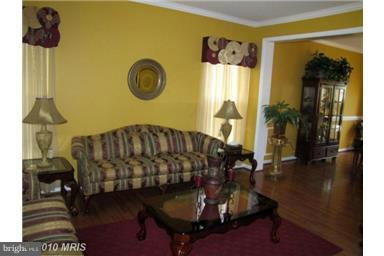 2916 Kidder Road Clinton, MD 20735 - Photo 9 of 24 Living Room