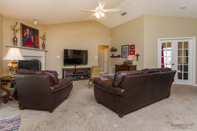 8924 Shoenight Circle Foley, AL 36535 - Photo 4 of 19 Living Area