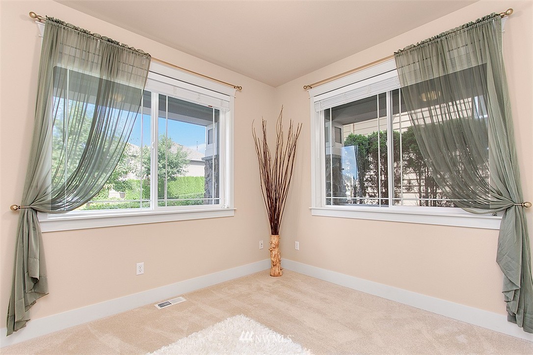 4032 167th Place Southeast Bothell, WA 98012 - Photo 3 of 25