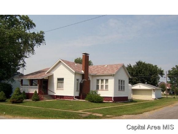 121 East North Street Roodhouse, IL 62082 - Photo 1 of 1