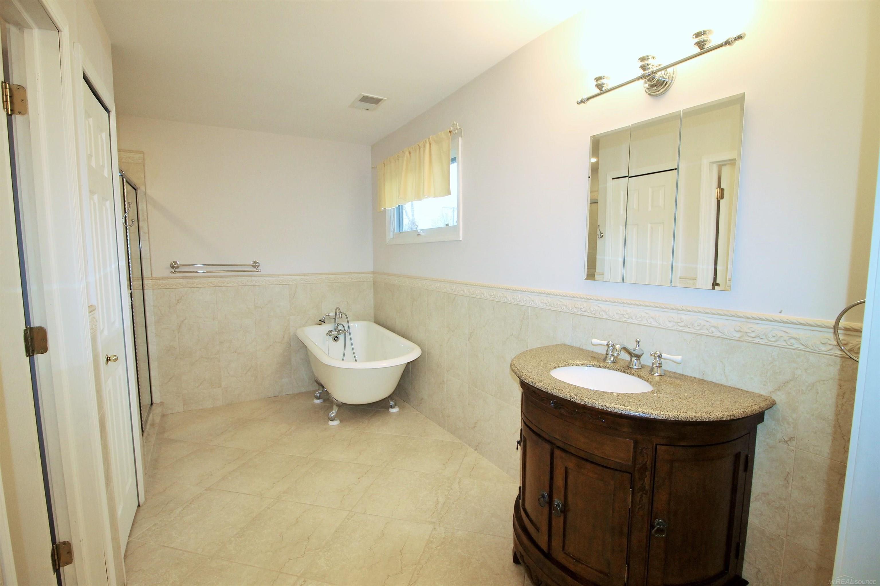1424 Torrey Road Grosse Pointe Woods, MI 48236 - Photo 33 of 54