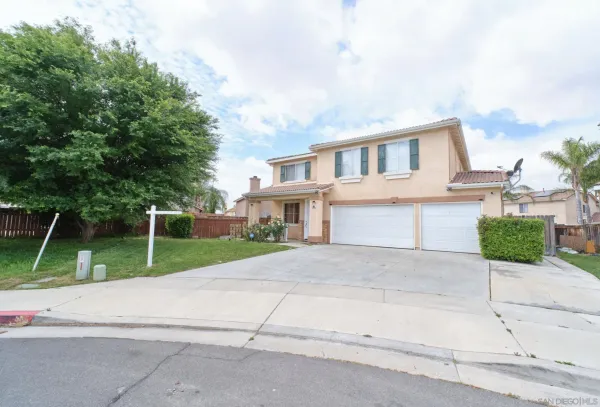 $3,300 | 401 Memphis Court, Hemet, CA 92545