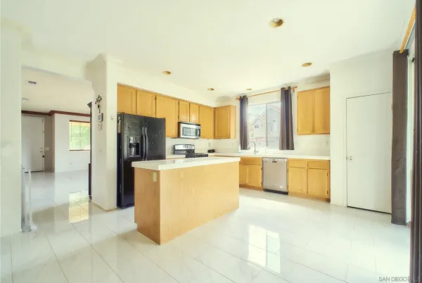 $3,300 | 401 Memphis Court, Hemet, CA 92545