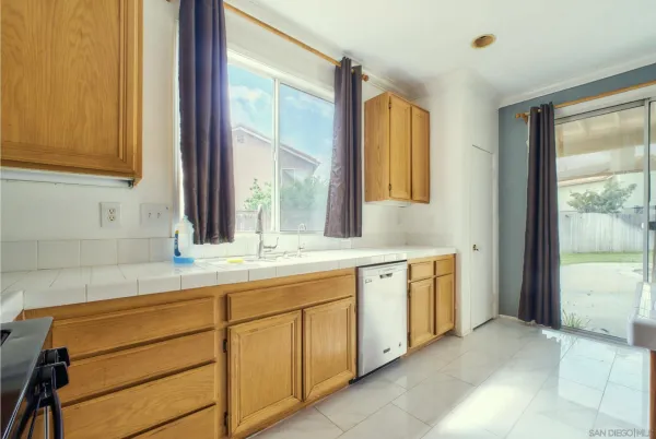 $3,300 | 401 Memphis Court, Hemet, CA 92545