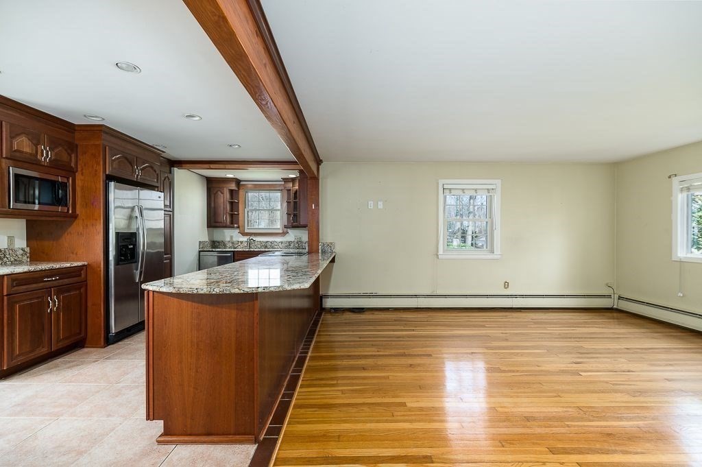 28 Englewood Road Gloucester, MA 01930 - Photo 6 of 17 Gallery Image 6