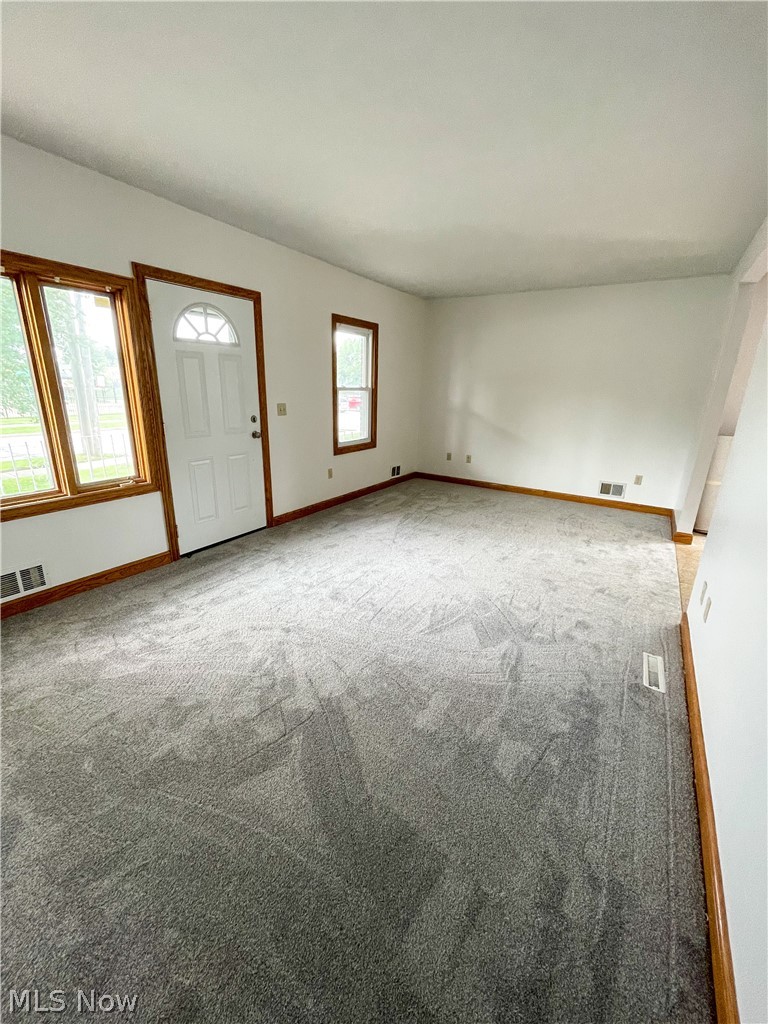 1279 Mayfield Ridge Road Cleveland, OH 44124 - Photo 6 of 34