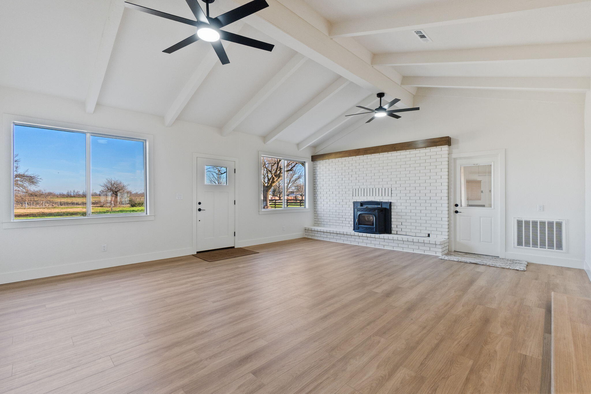 22809 Venzke Road Cottonwood, CA 96022 - Photo 5 of 25 All renovated