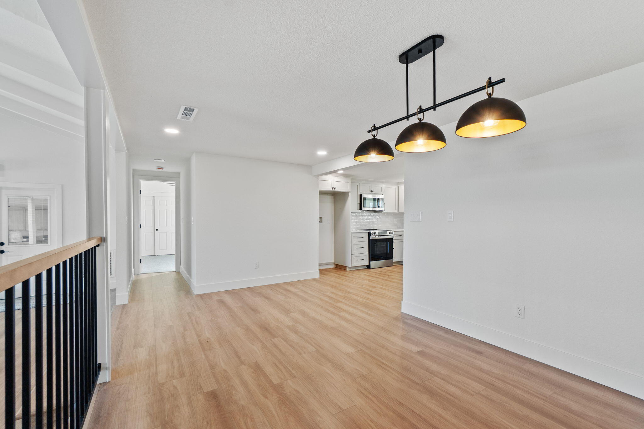 22809 Venzke Road Cottonwood, CA 96022 - Photo 9 of 25 Large dining area