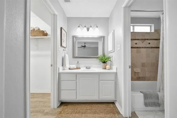 $2,495 | 9 West Lance Leaf Road, The Woodlands, TX 77381