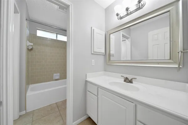 $2,495 | 9 West Lance Leaf Road, The Woodlands, TX 77381