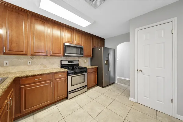 $2,495 | 9 West Lance Leaf Road, The Woodlands, TX 77381