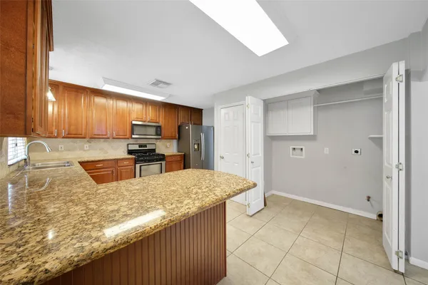 $2,495 | 9 West Lance Leaf Road, The Woodlands, TX 77381