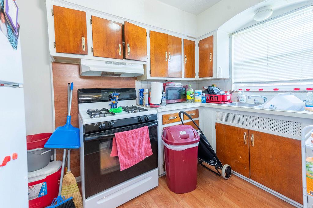 846 Kenwick Road, Unit 852 Columbus, OH 43209 - Photo 11 of 34 852 Kitchen