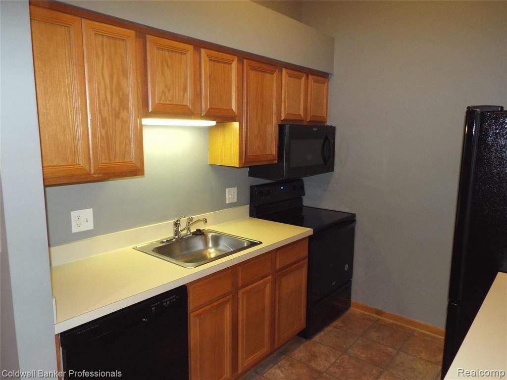 45820 Prairiegrass, Unit 8 Belleville, MI 48111 - Photo 8 of 29