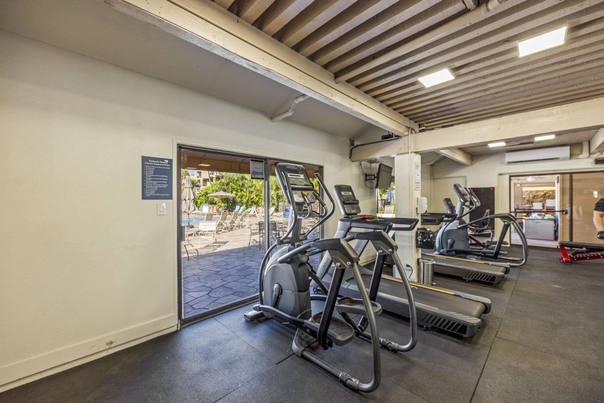 2695 South Kihei Road, Unit 3403 Kihei, HI 96753 - Photo 27 of 41 a view of a room with gym equipment