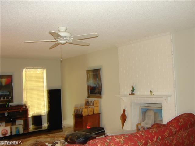 6103 Pintail Court Oak Ridge, NC 27310 - Photo 5 of 14 Living Room.