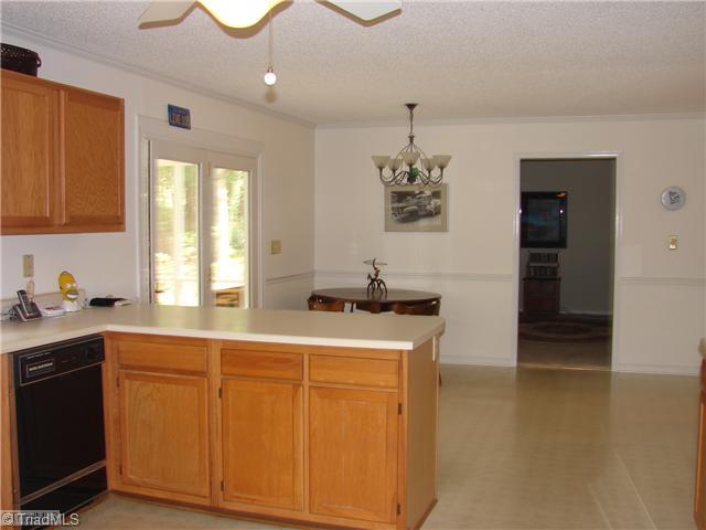 6103 Pintail Court Oak Ridge, NC 27310 - Photo 9 of 14 Breakfast.