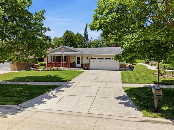 $394,900 | 4006 South 18th Street, Sheboygan, WI 53081