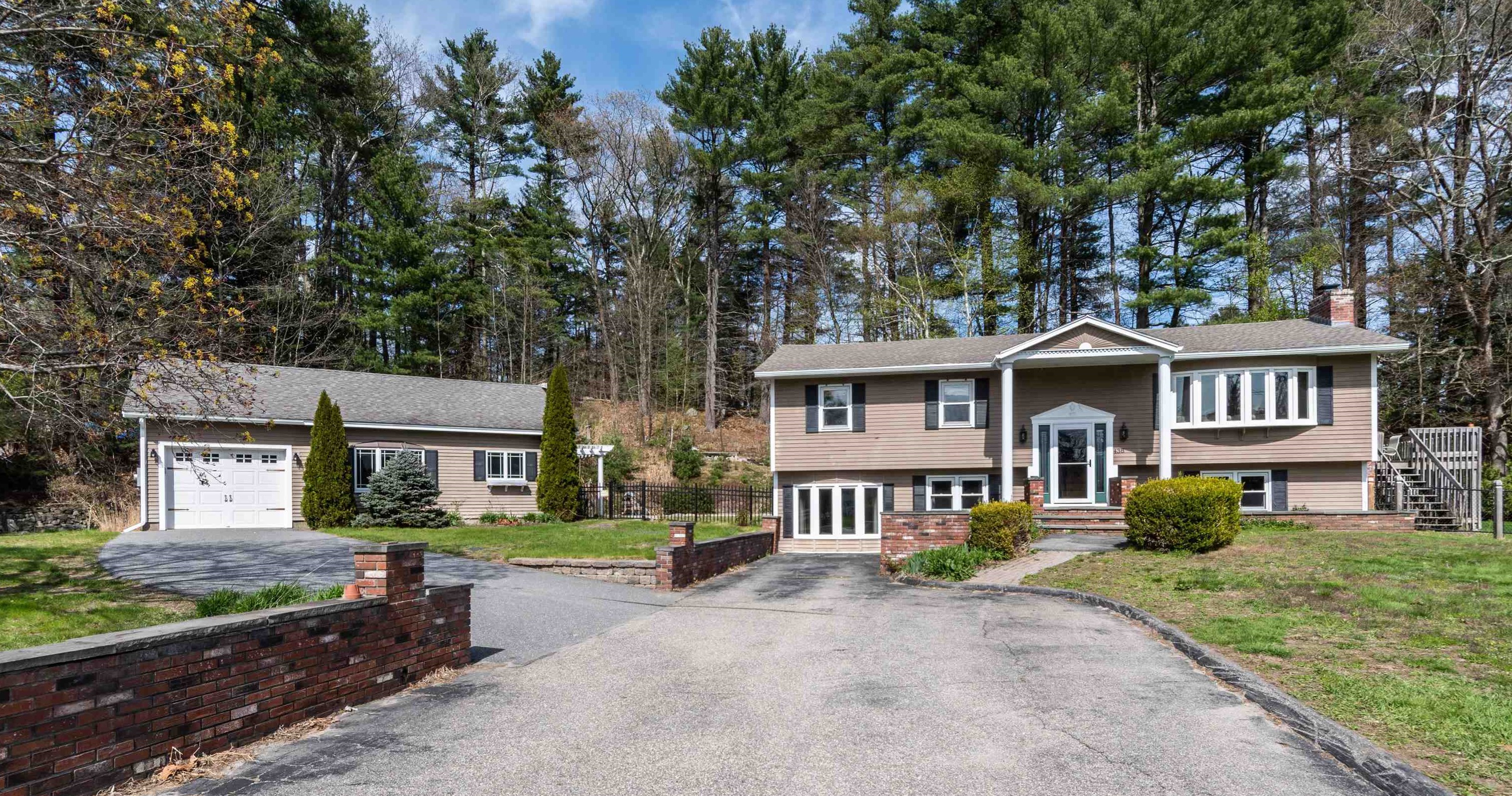 438 Mammoth Road Pelham, NH 03076 - Photo 3 of 40