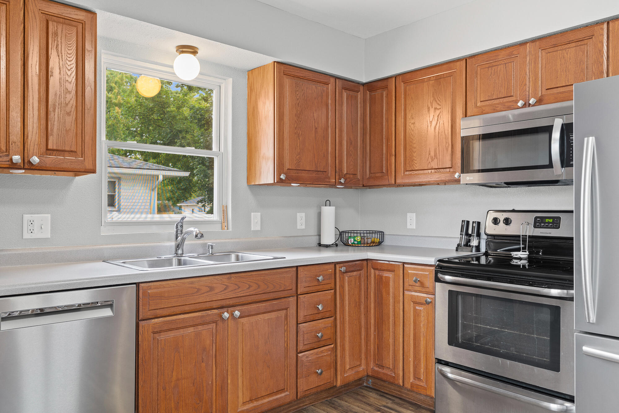 2531 Island Park Road Campbell, WI 54603 - Photo 12 of 21 Kitchen