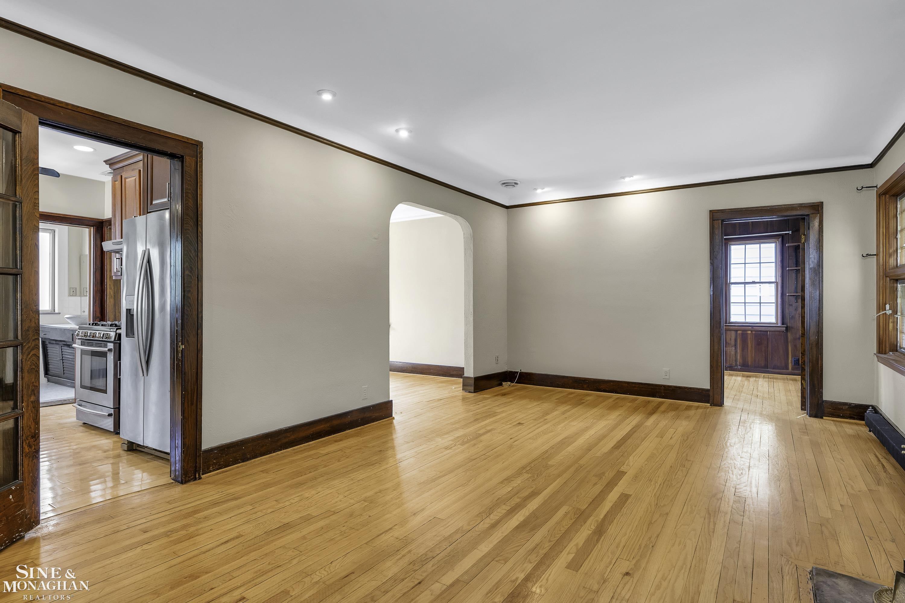 734 Neff Road Grosse Pointe, MI 48230 - Photo 5 of 39 50158895-d87b4467-d01a-4474-8627-335162854b39.JPG