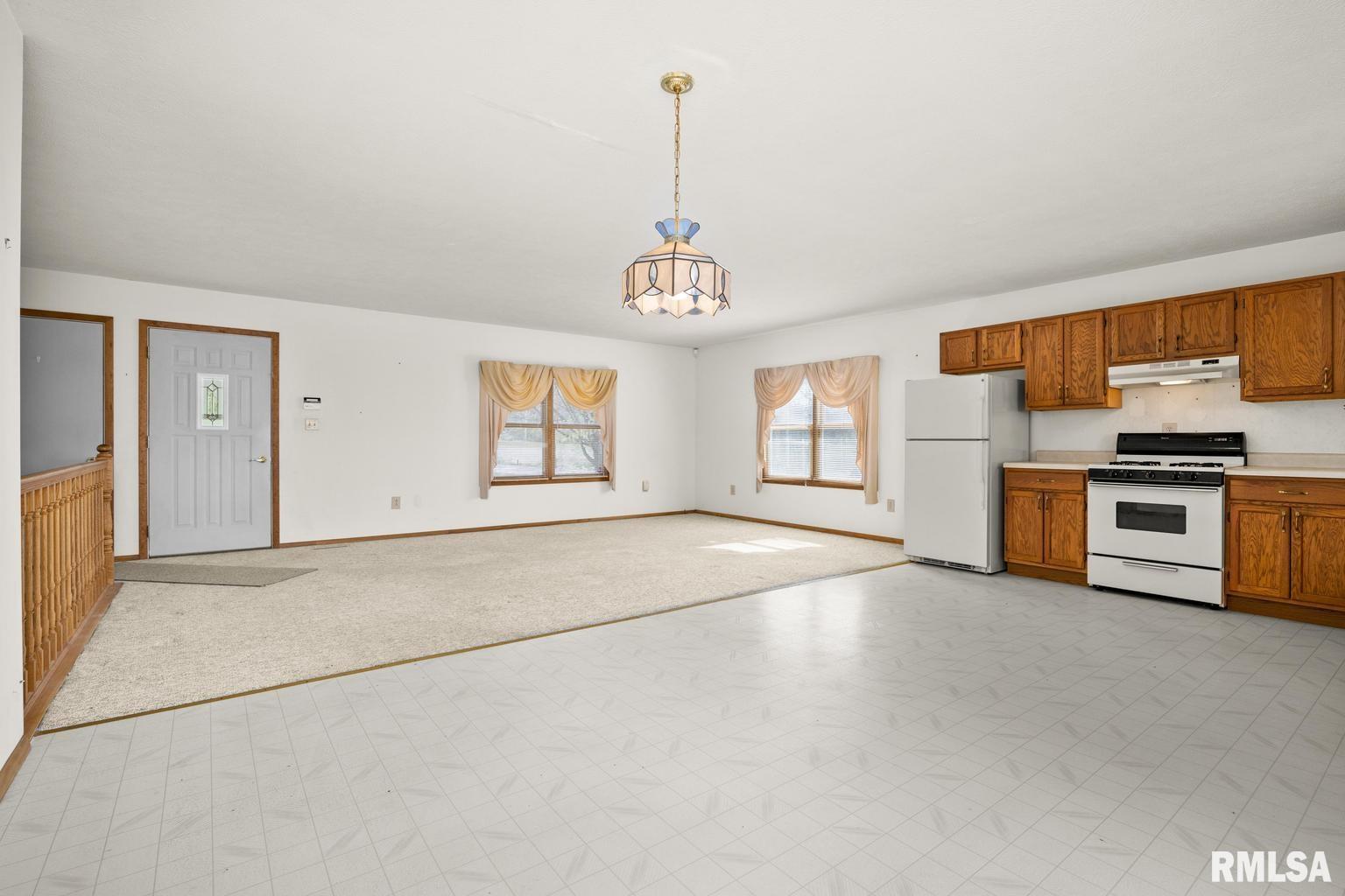 66 Millpoint Road East Peoria, IL 61611 - Photo 8 of 44