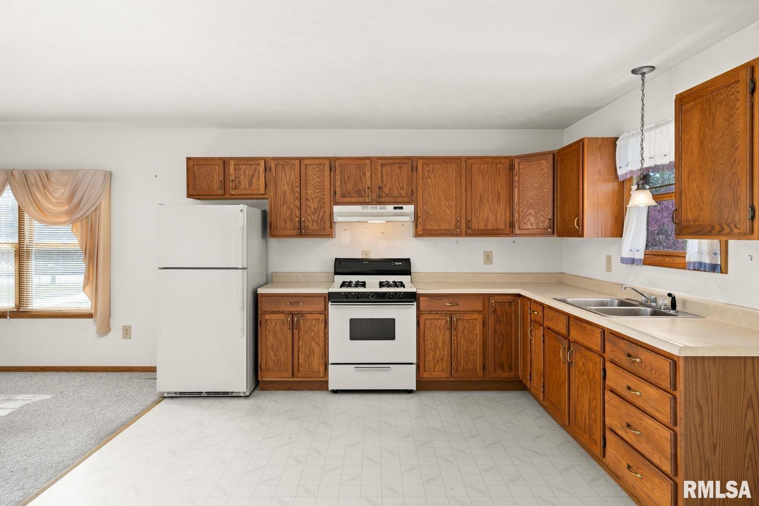 66 Millpoint Road East Peoria, IL 61611 - Photo 9 of 44