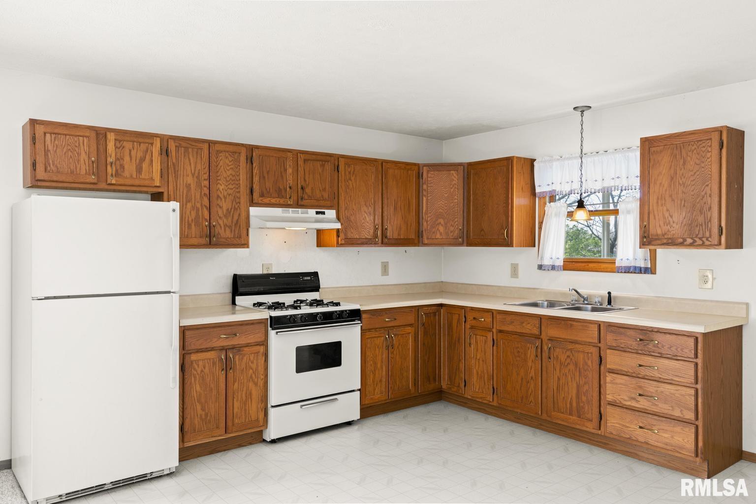 66 Millpoint Road East Peoria, IL 61611 - Photo 10 of 44