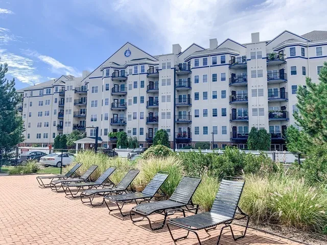 $629,000 | 10 Seaport Drive, Unit 2213, Quincy, MA 02171