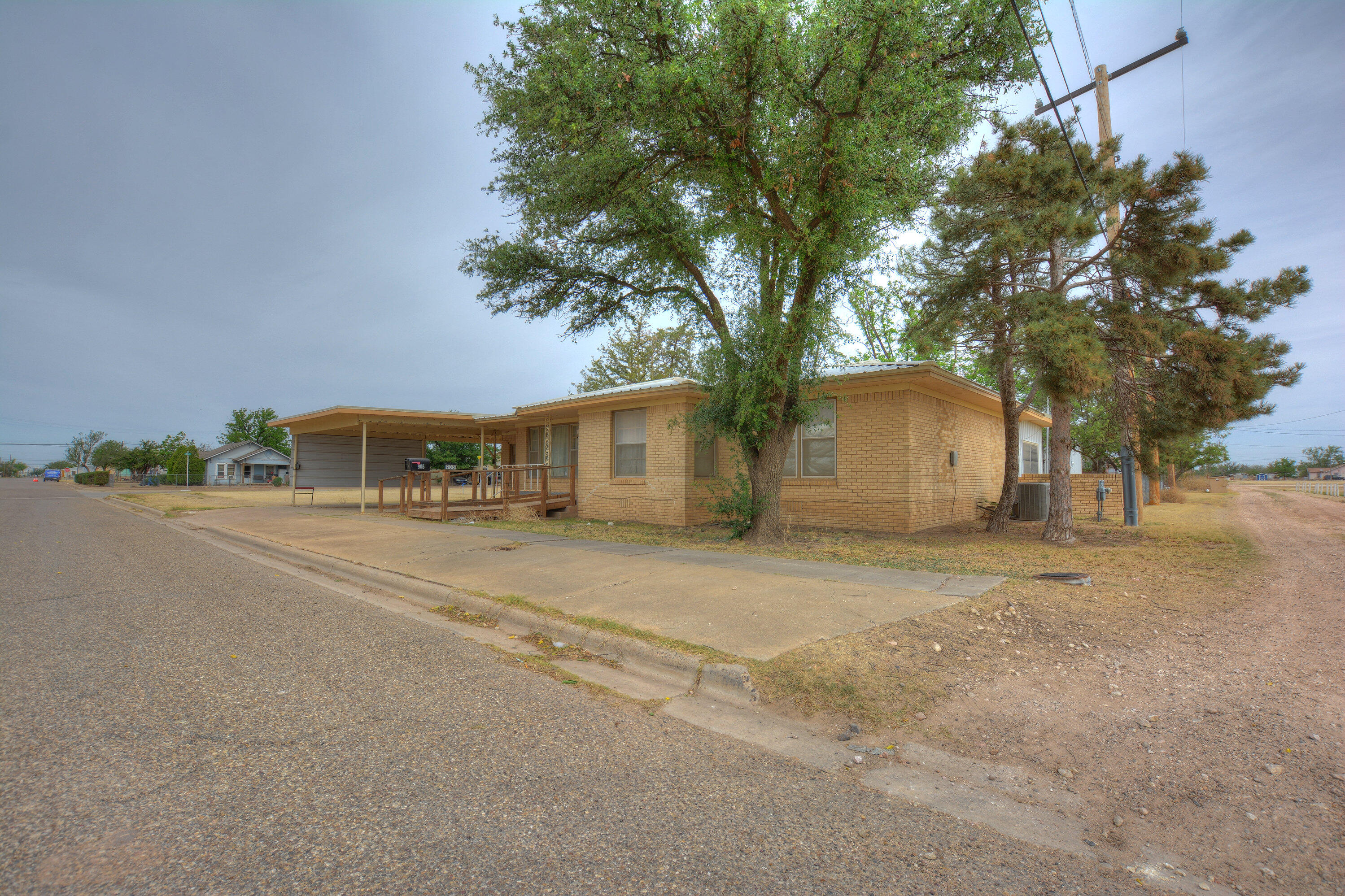 905 10th Street Ralls, TX 79357 - Photo 2 of 8 1