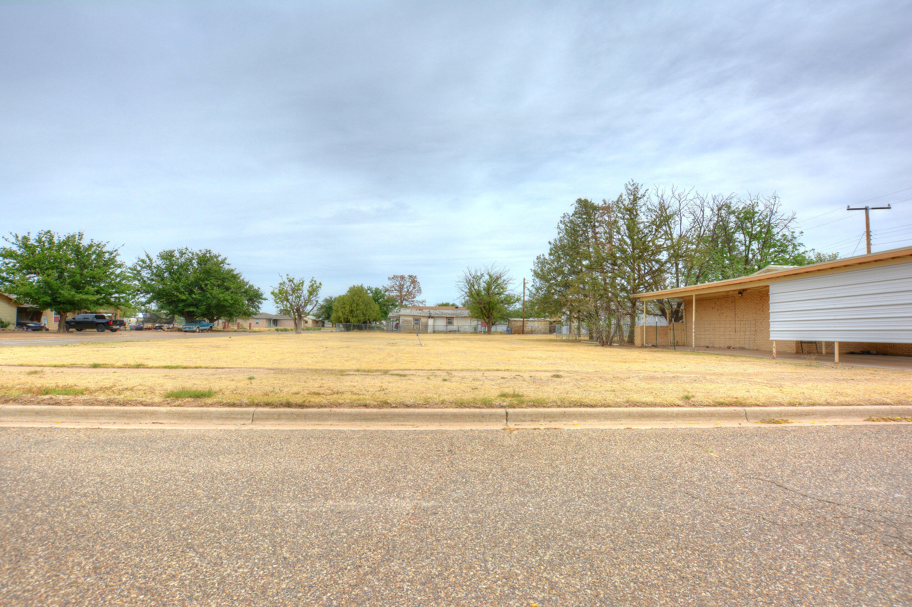 905 10th Street Ralls, TX 79357 - Photo 4 of 8 4