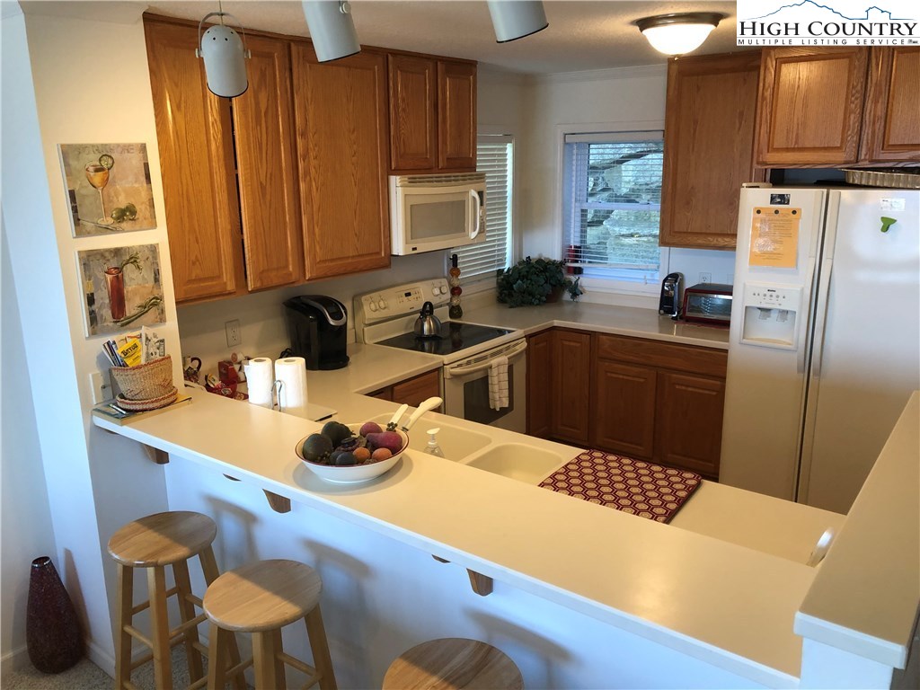 468 Elderberry Ridge Road, Unit B102 Beech Mountain, NC 28604 - Photo 5 of 11 Gallery Image 5