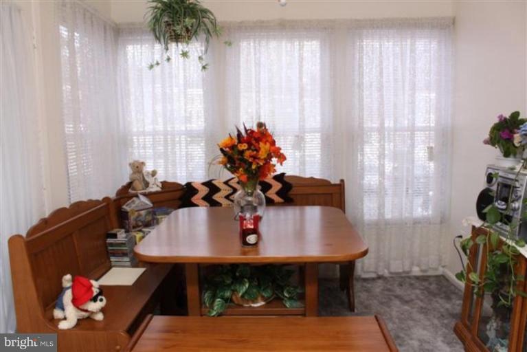 6355 Greenfield Road, Unit 1606 Elkridge, MD 21075 - Photo 8 of 11 Dining Room