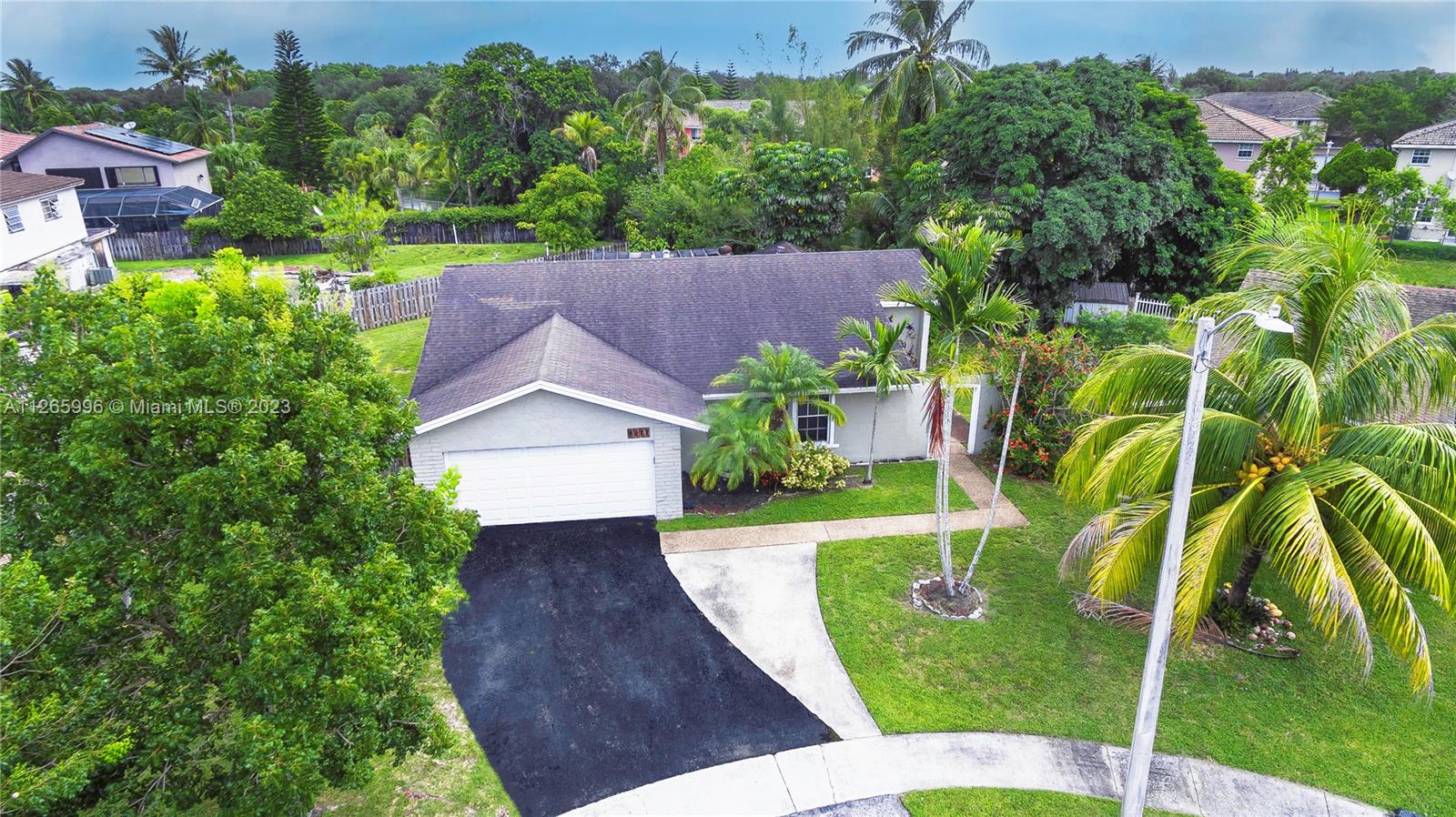 Welleby Sunrise, FL 33351 - Photo 10 of 15 a view of yard