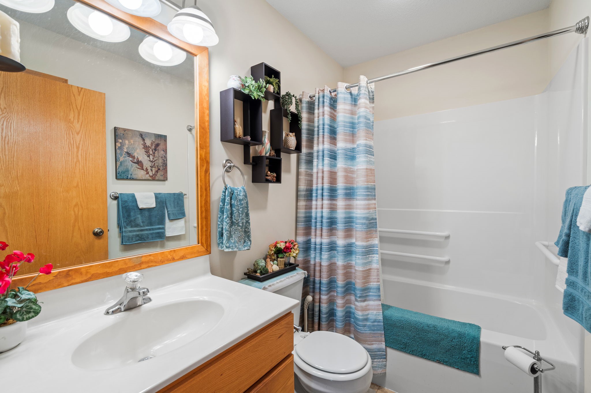 10547 Grandview Lane Hayward, WI 54843 - Photo 24 of 40 2nd full bathroom on the main level for guests.