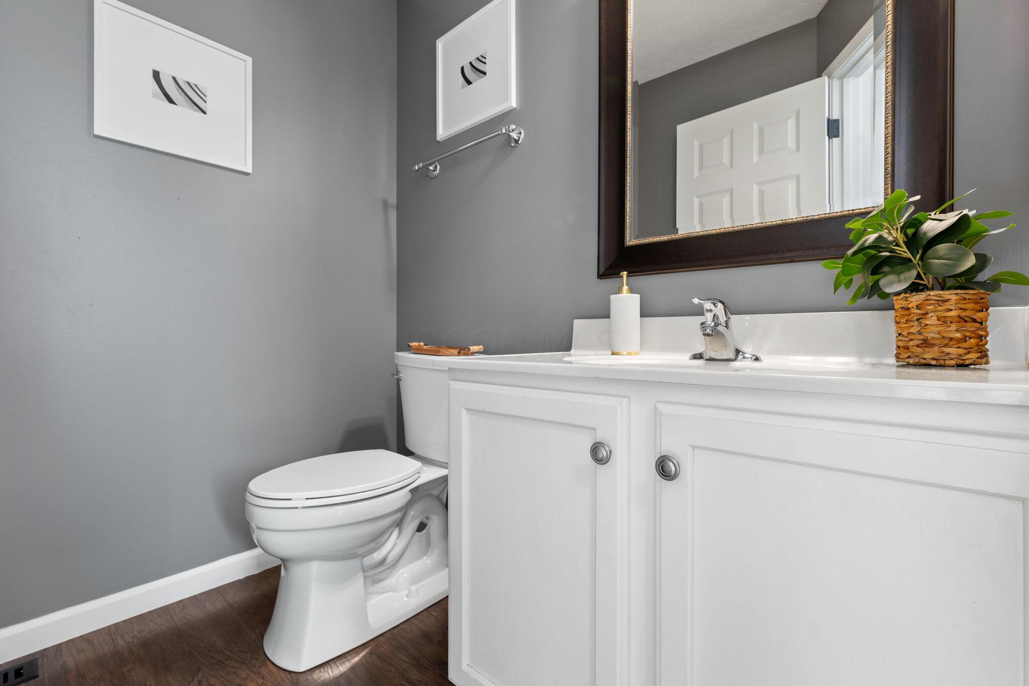 2935 Splitrock Road Columbus, OH 43221 - Photo 15 of 34 Powder Room